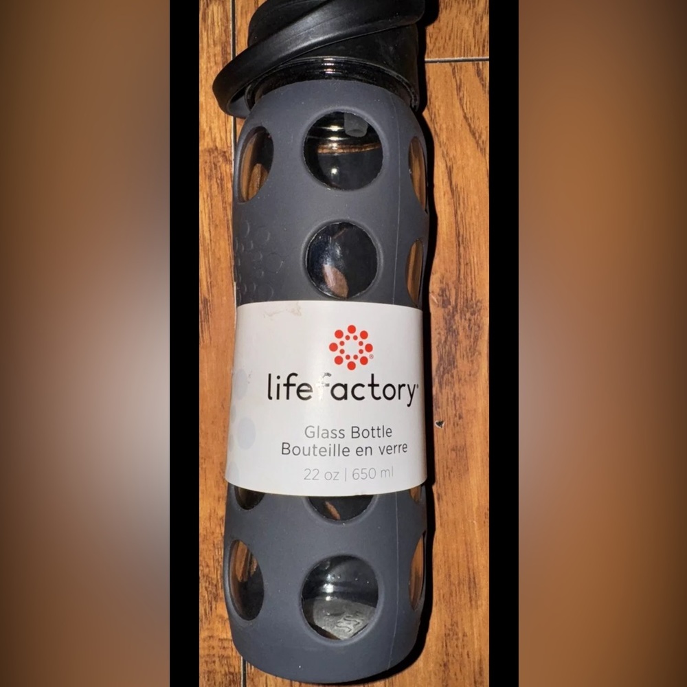 Lifefactory 16oz Gray Glass Water Bottle with Helix Silicone Sleeve, Black Top